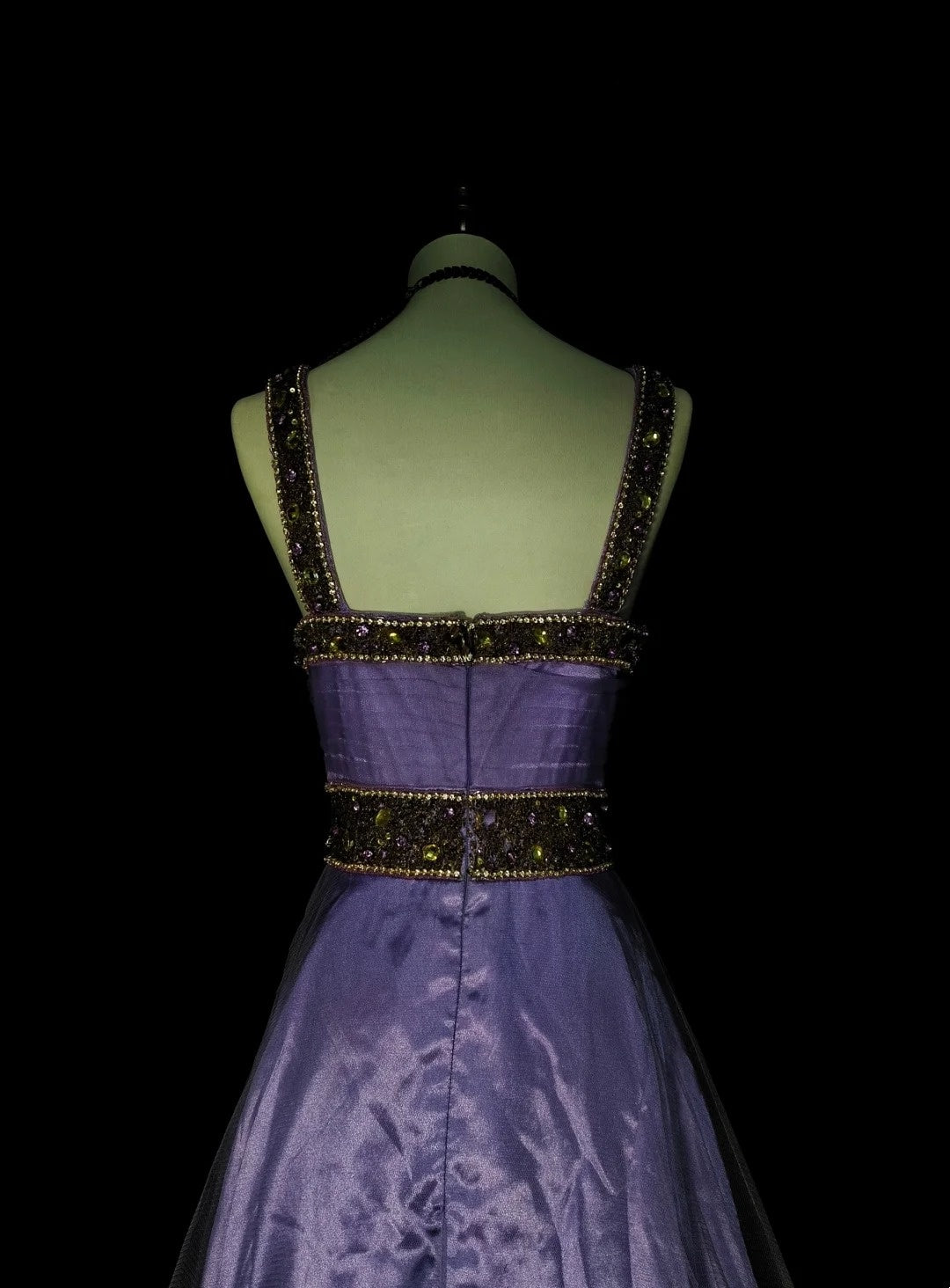 Robe de bal rétro années 70, coupe trapèze, bretelles spaghetti, satin raisin, sans manches, N1487