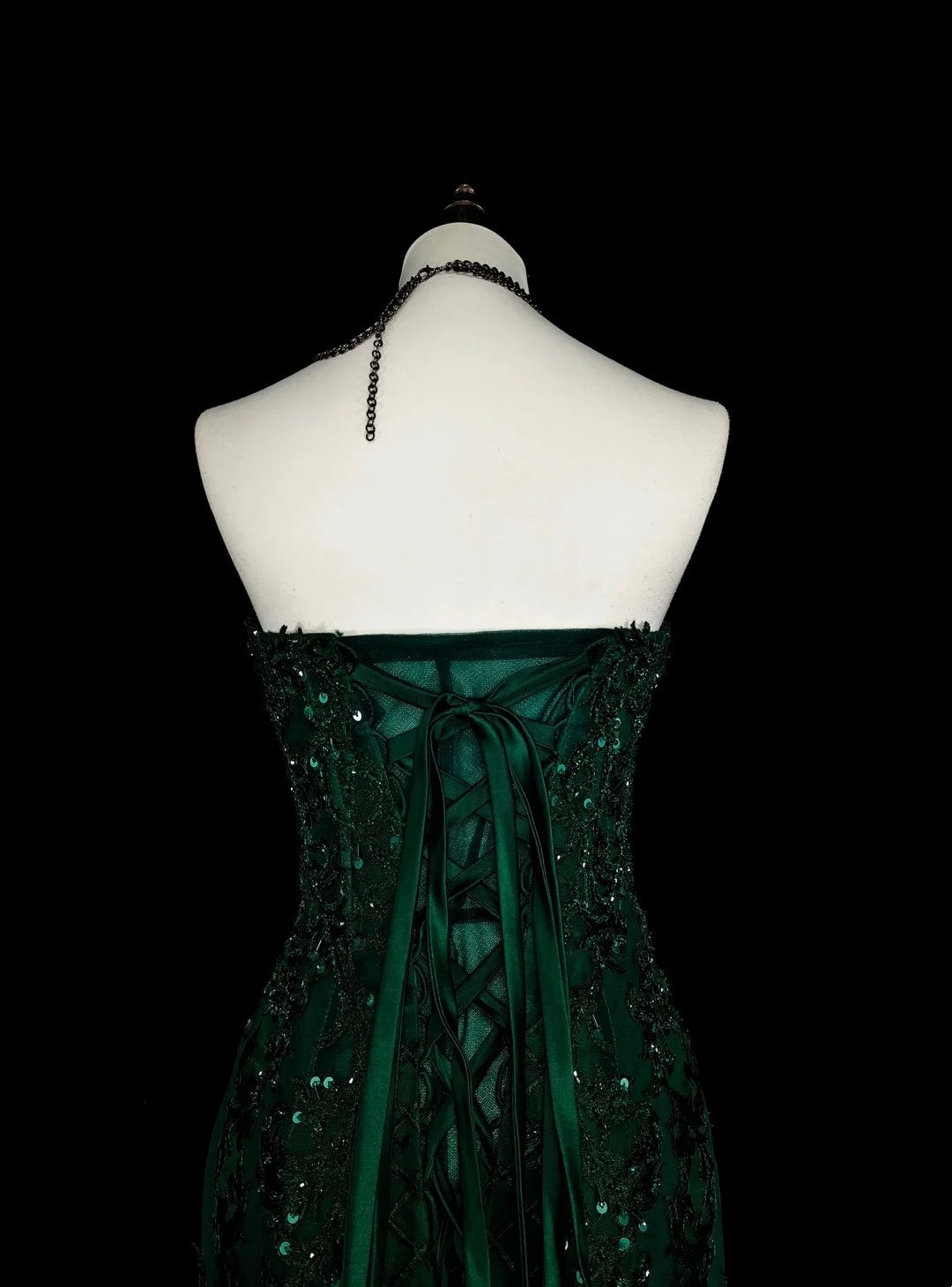 Vintage Meerjungfrauen-Abendkleid aus den 1960er Jahren, dunkelgrün mit Kristallverzierungen, ärmellos, lang, elegant, mit Herzausschnitt, N1593