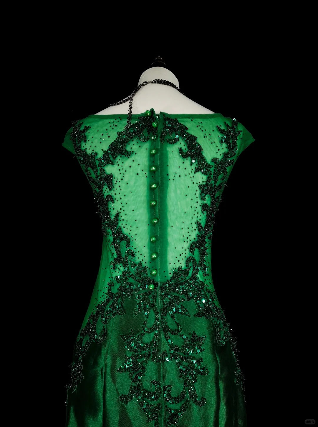 Robes de bal vintage sirène col dégagé vert foncé satiné avec perles robe longue de soirée années 1980 N2705