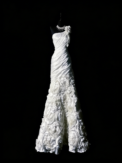 Robe de mariée princesse sirène asymétrique en satin blanc à fleurs, longue et cintrée, modèle N1206