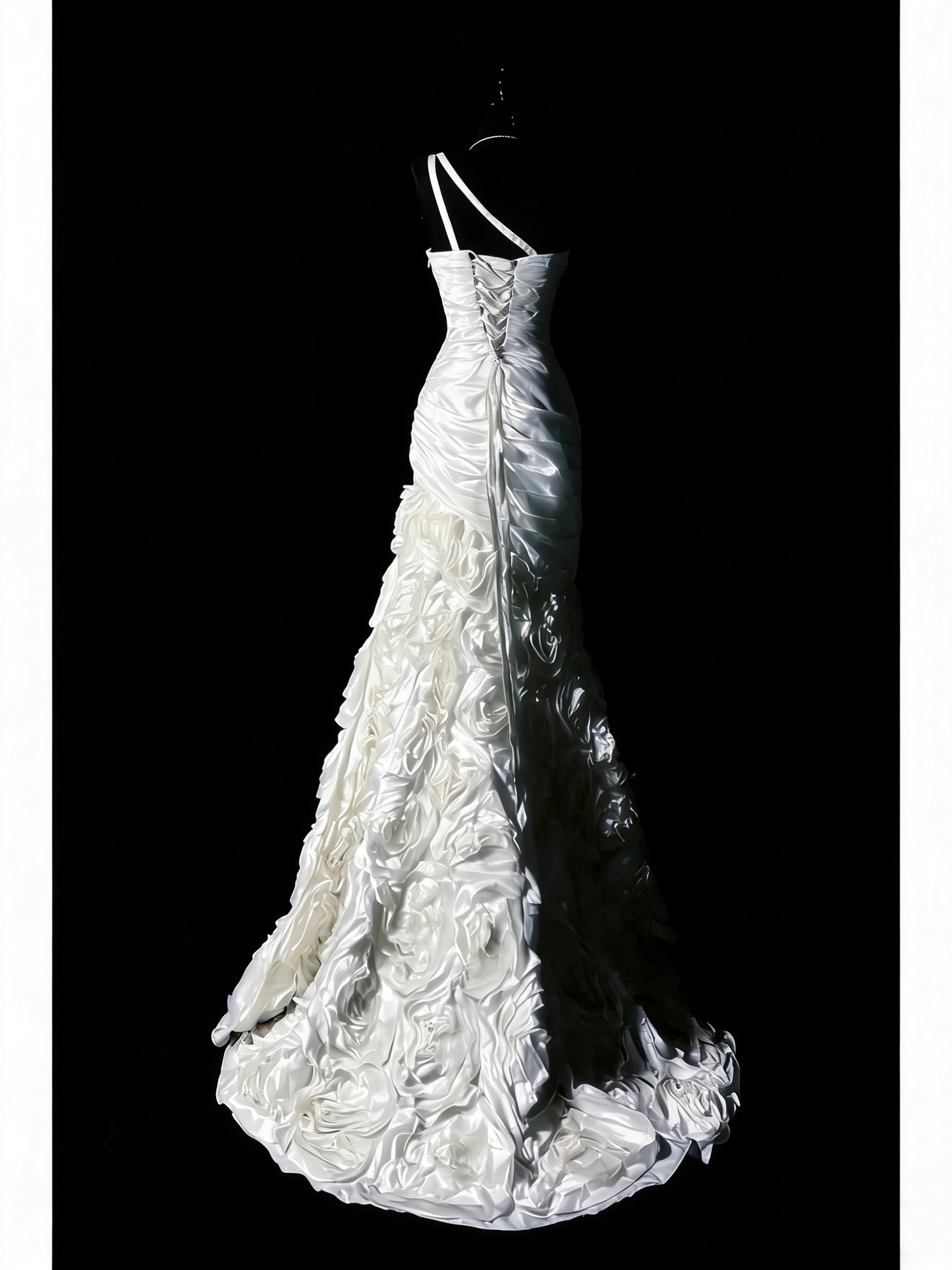 Robe de mariée princesse sirène asymétrique en satin blanc à fleurs, longue et cintrée, modèle N1206
