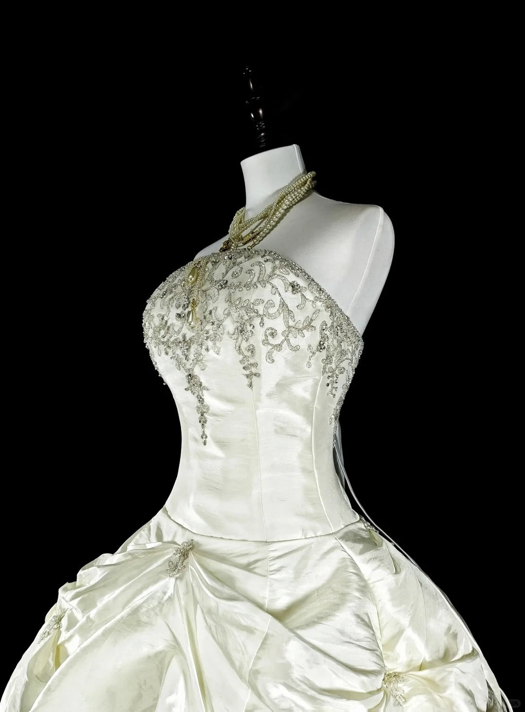Vintage Hochzeitskleider Ballkleid Trägerlos Weißer Taft Mit Perlen Lang Brautkleid N3075