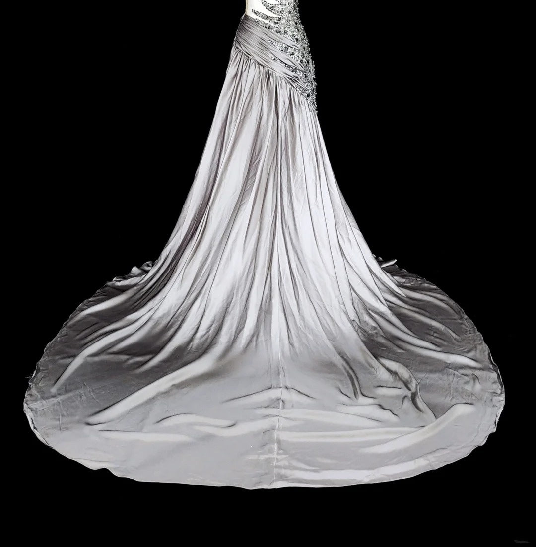 Robe de bal vintage sirène esthétique à une épaule en taffetas gris, inspiration classique avec cristaux et pierres précieuses N1999
