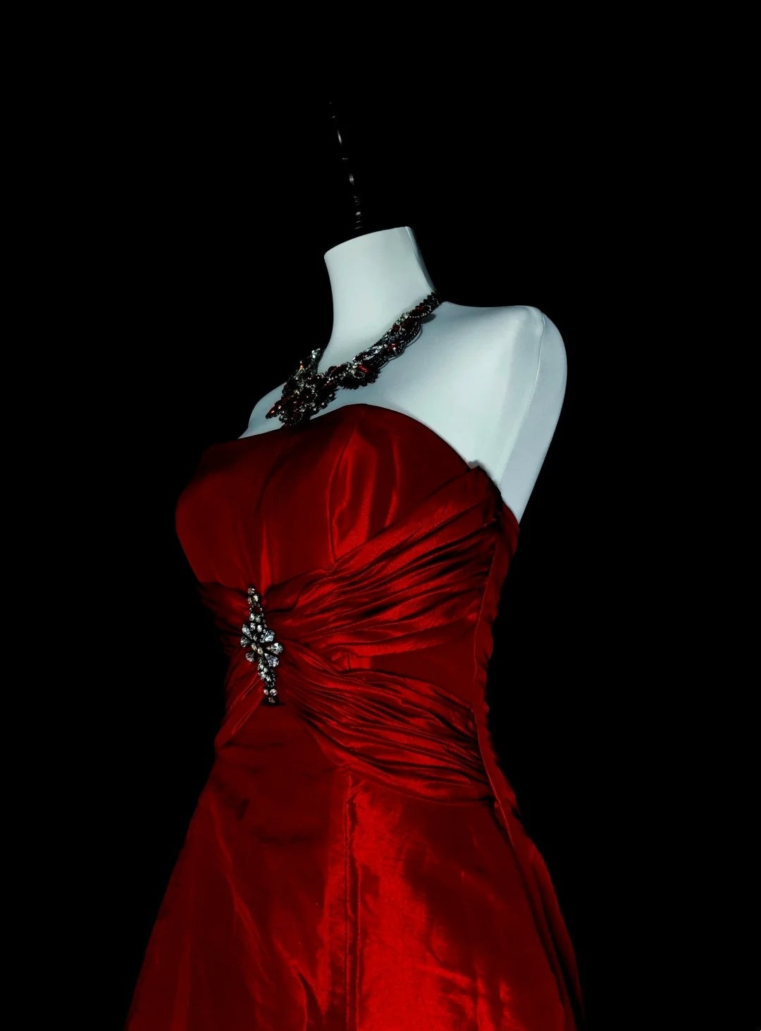 Retro Ball Gown Strapless Red Satin Sleeveless 70s Prom Dresses Long Formal Party Gowns N1491