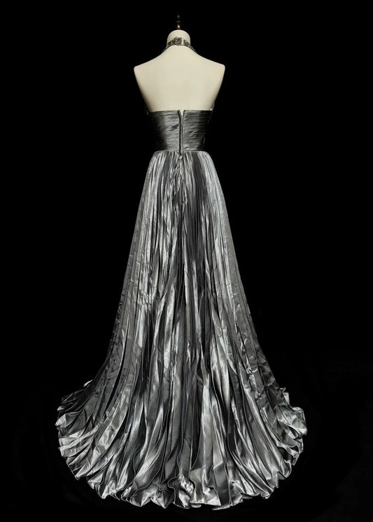 Vintage 1960er Jahre Neckholder Ärmelloses Satin Plissee A-Linien-Abendkleid Silbergrau N1575