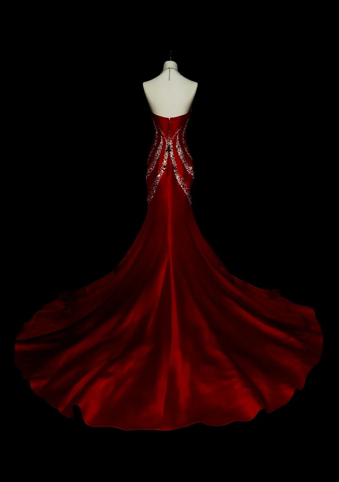 Robe de bal rétro sirène en satin rouge, décolleté cœur, ornée de perles et sans manches, style années 70, robe de soirée longue et élégante N1492