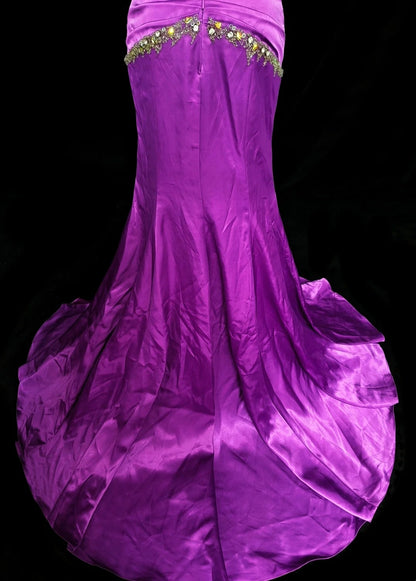 Robe de bal longue sirène plissée en satin couleur raisin, décolleté cœur, bretelles, style vintage années 1960, référence N1577