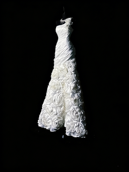 Robe de mariée princesse sirène asymétrique en satin blanc à fleurs, longue et cintrée, modèle N1206