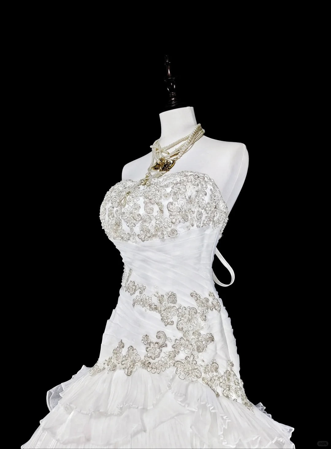 Einzigartige Hochzeitskleider Meerjungfrau Trägerlos Weiß mit Rüschen Perlen Kristallen Langes Brautkleid N3420