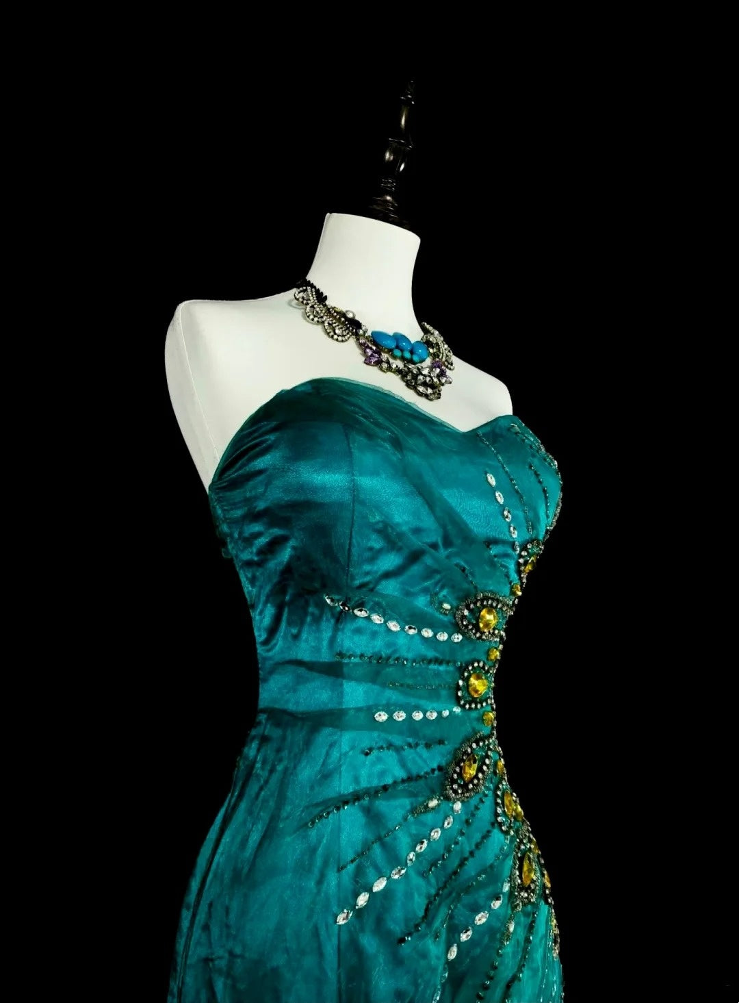 Esthétique des robes de bal vintage Robe longue de soirée sirène rétro en satin vert des années 1970 N2150