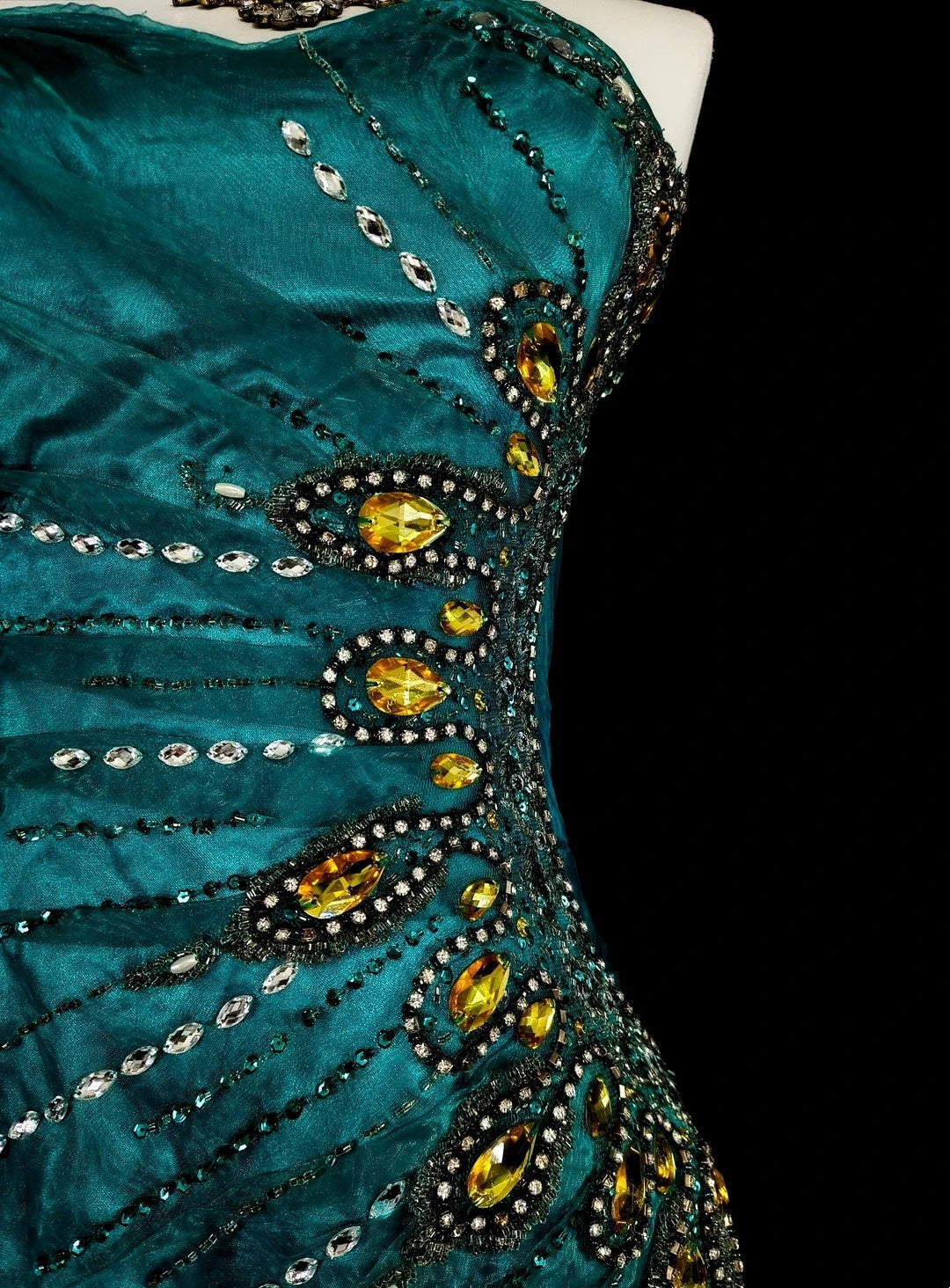 Esthétique des robes de bal vintage Robe longue de soirée sirène rétro en satin vert des années 1970 N2150