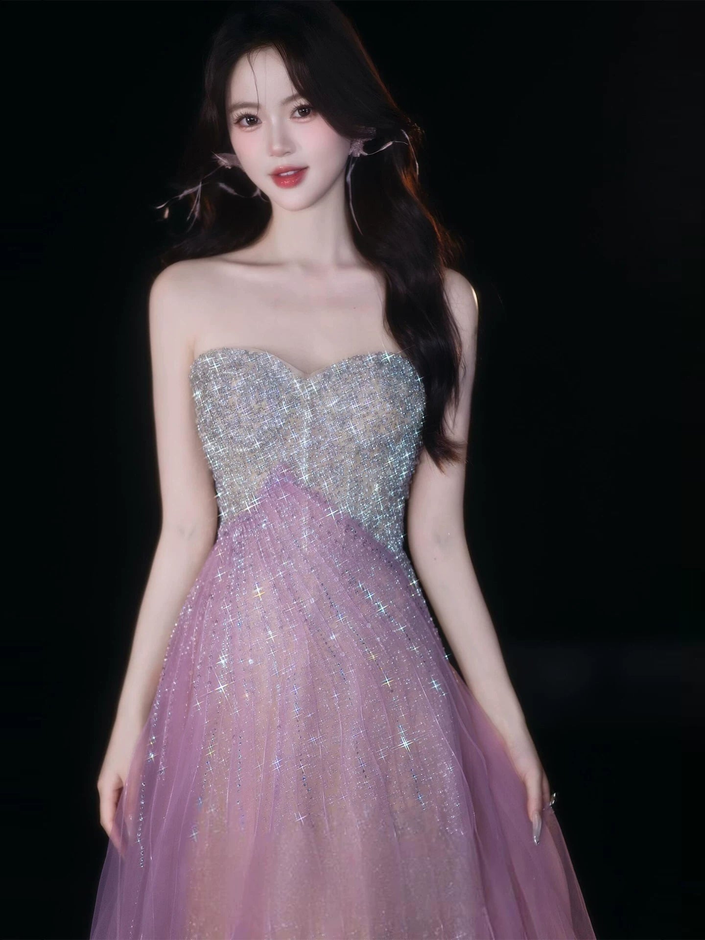 Robe de bal lilas sans manches en tulle à paillettes et décolleté cœur, coupe trapèze, ornée de sequins et de paillettes. Inspiration pour tenues de soirée et d'anniversaire (AB2213).