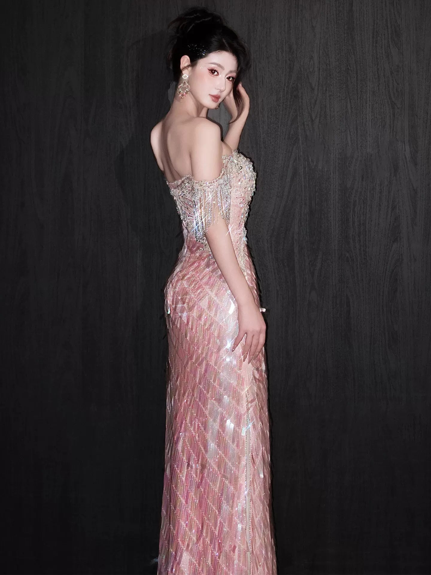 Robe de bal sirène rose à paillettes, épaules dénudées et manches courtes - Inspiration pour une longue soirée ou un anniversaire AB2212