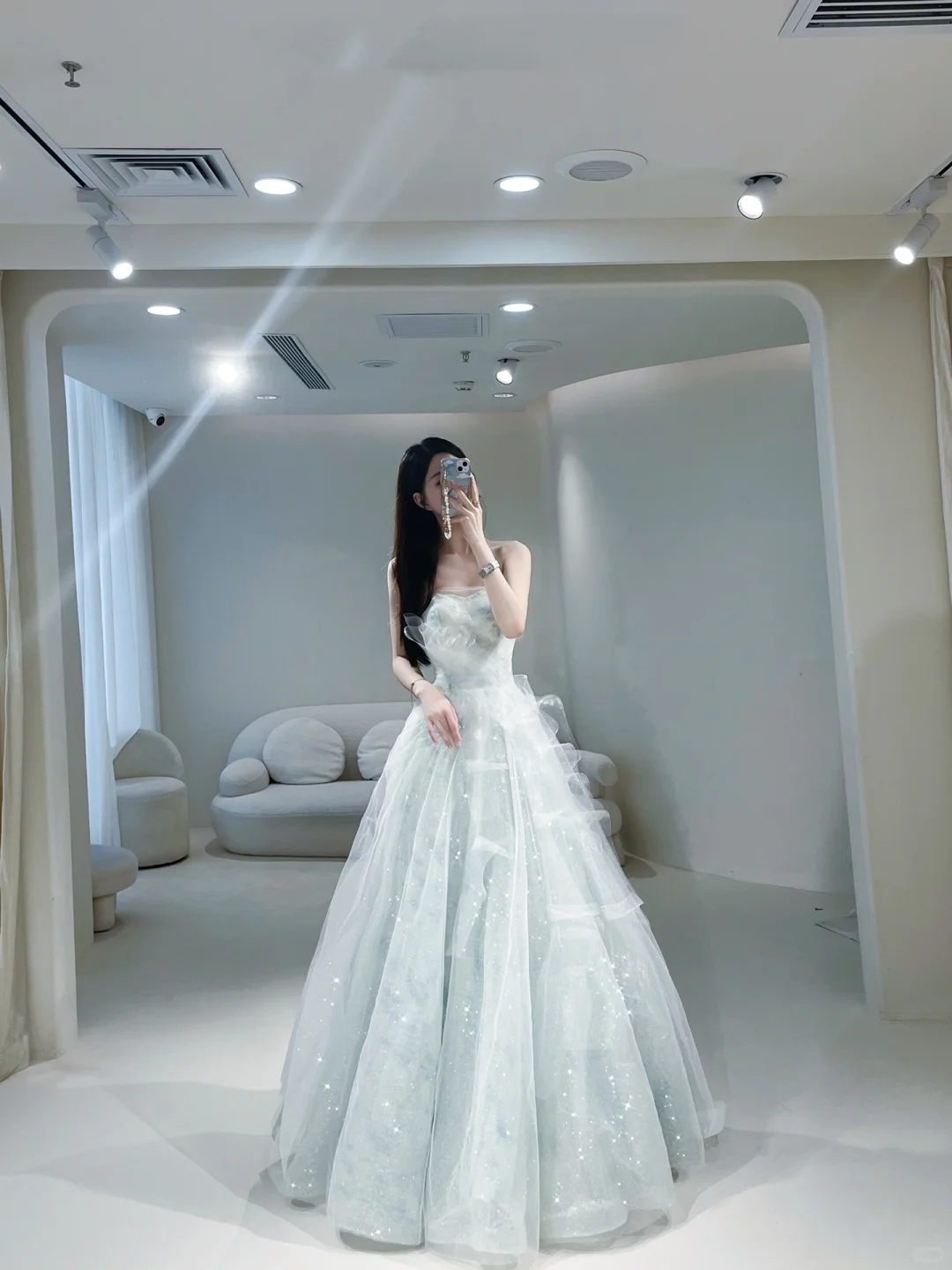 Niedliches, trägerloses, mehrlagiges Ballkleid aus Tüll – ein beeindruckendes Outfit zum 20. Geburtstag (AB902)