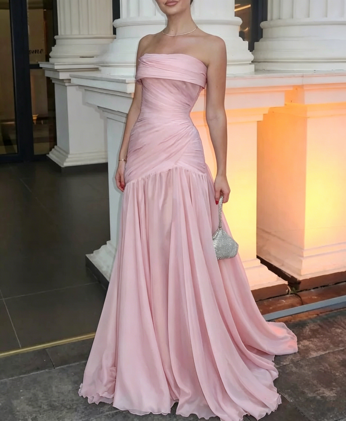 Wunderschönes, schickes, blaues, trägerloses, ärmelloses, langes A-Linien-Abendkleid mit Faltenrock AB393