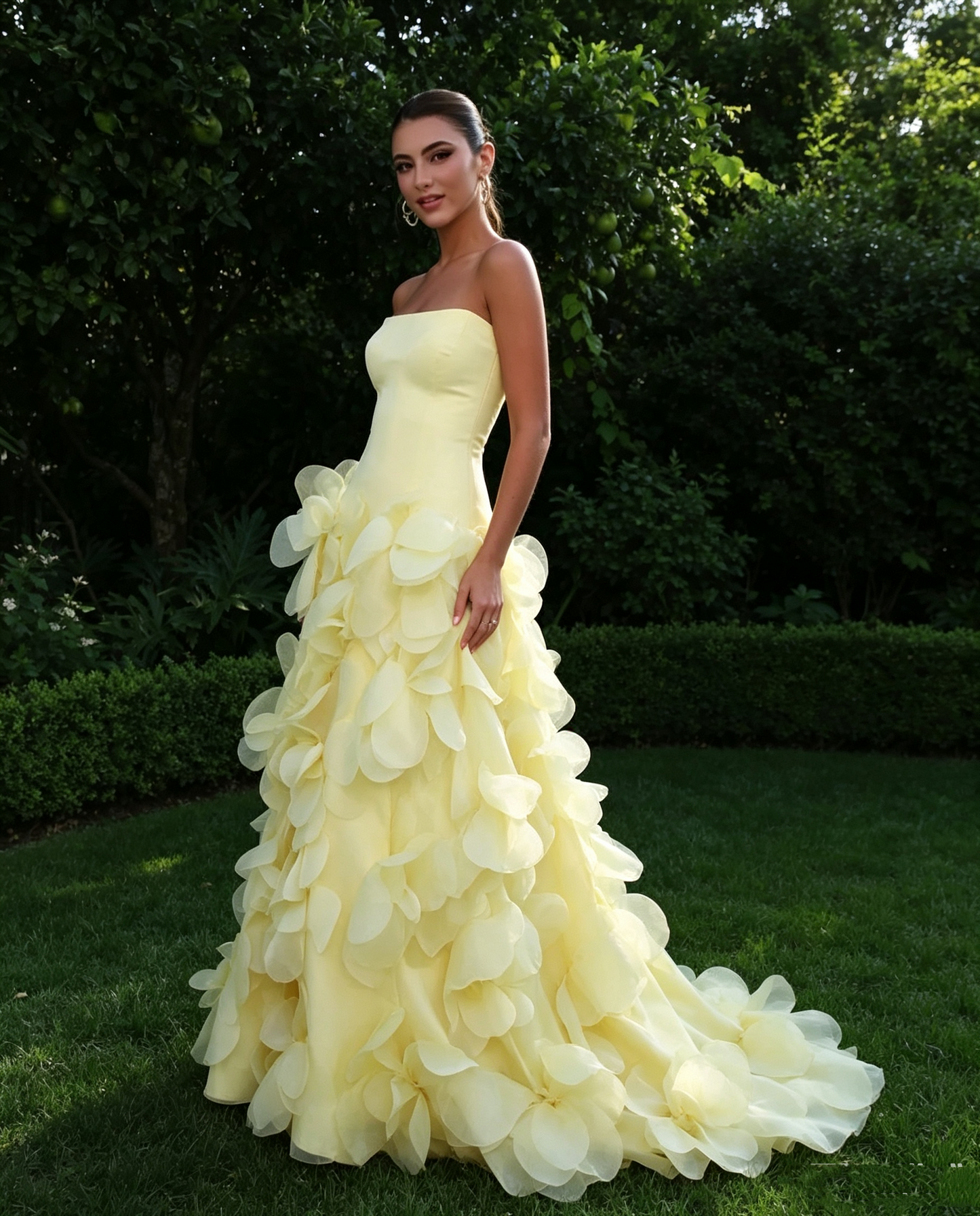 Robe de bal jaune en mousseline, bustier, coupe trapèze, inspiration robe de bal longue et simple AB251