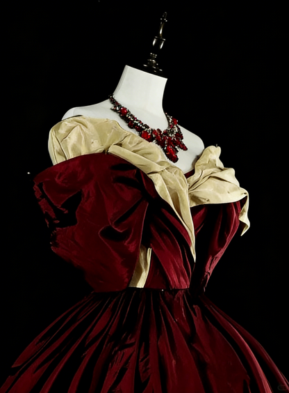 Robe de bal vintage années 1760, épaules dénudées, satin bordeaux plissé, longue, N1595