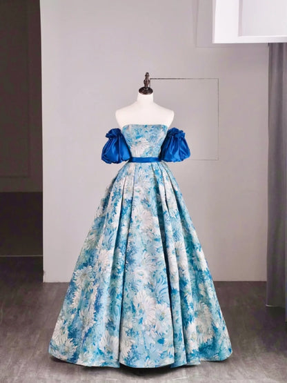 Wunderschönes, trägerloses, langes Ballkleid aus blauem Satin mit Blumenmuster – Inspiration für formelle Anlässe und Abendgarderobe N241