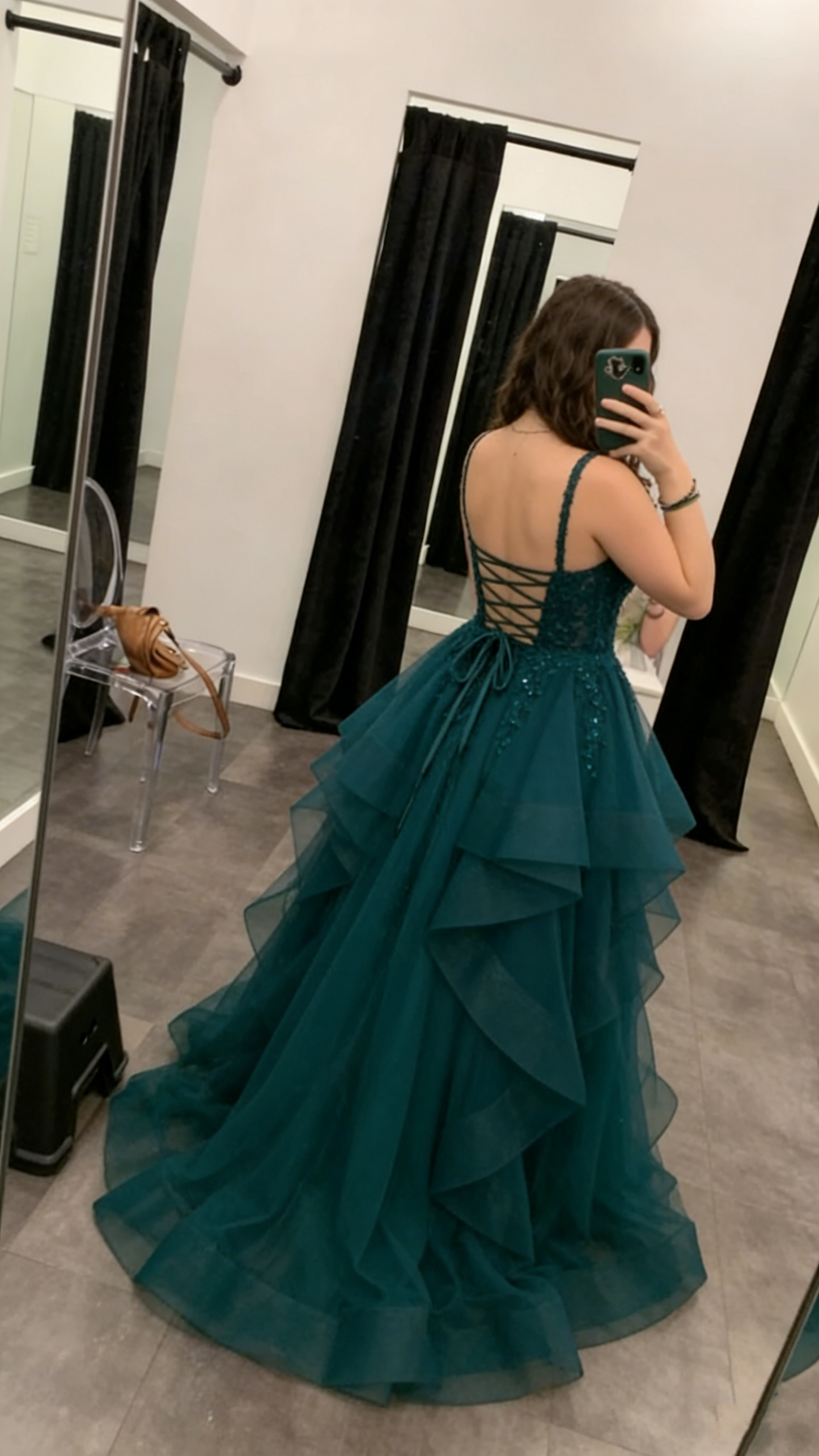 Elegantes Ballkleid mit V-Ausschnitt, dunkelgrünem Tüll und Applikationen, Abiballkleid, Partykleid, langes Abendkleid AB2153