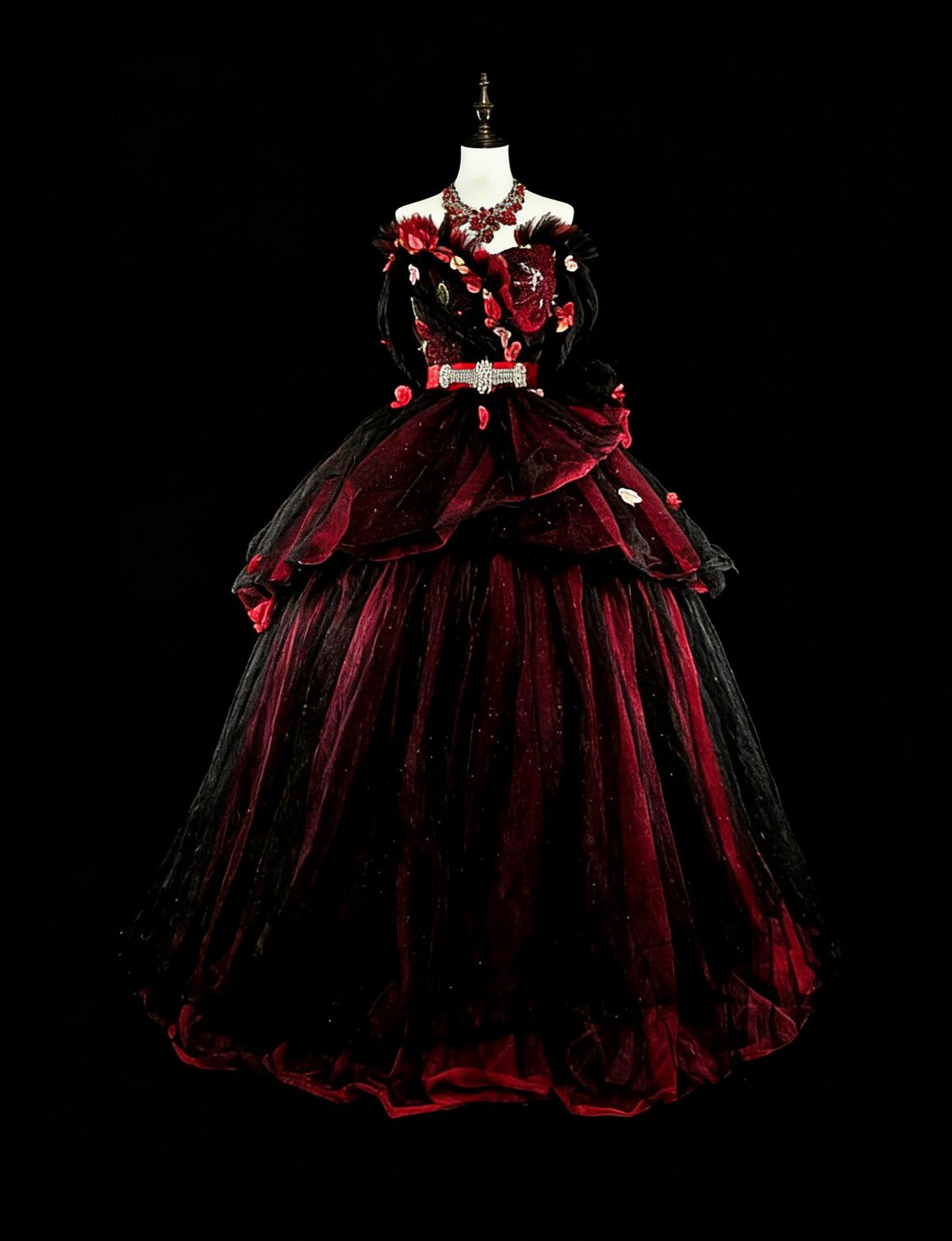 Robes de bal modestes Robe de bal bustier en tulle bordeaux avec applique longue robe de quinceañera N3066