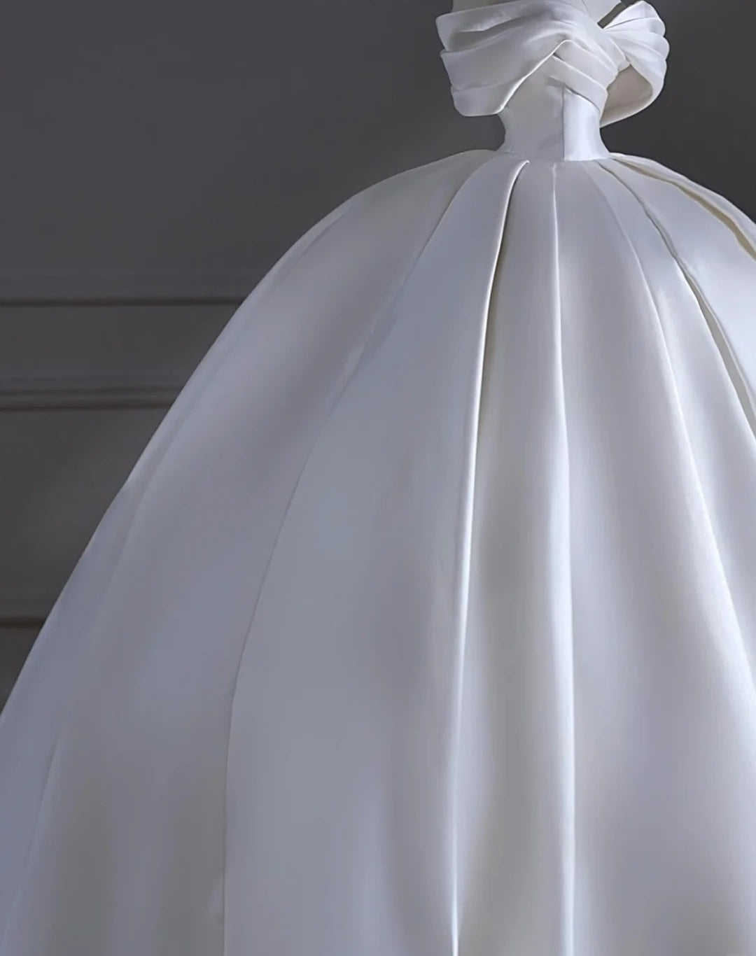 Timeless Wedding Dresses Ball Gown Off The Shoulder Satin Pleated Brides Dress Court Train Fitted Long Bridal Gowns AB2524