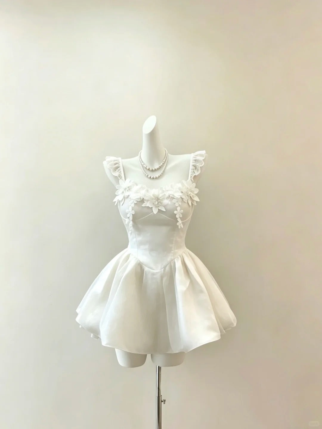 Robes de bal courtes intemporelles de retour à la maison, bretelles spaghetti, mini robe de bal de promo courte blanche RB4699