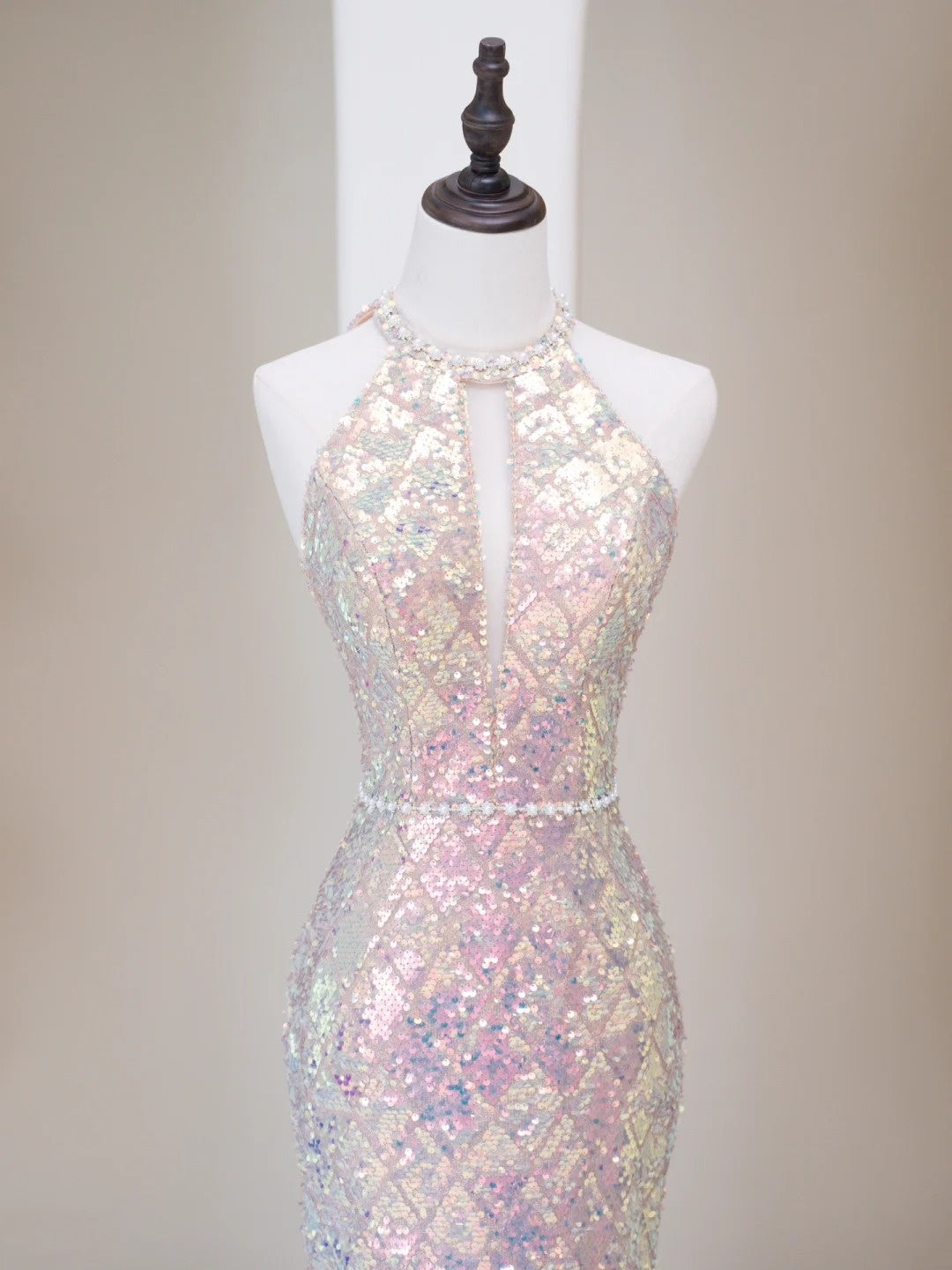 Robe de bal longue sirène à paillettes et décolleté en V, bretelles ornées de sequins, inspiration tenue de soirée N229