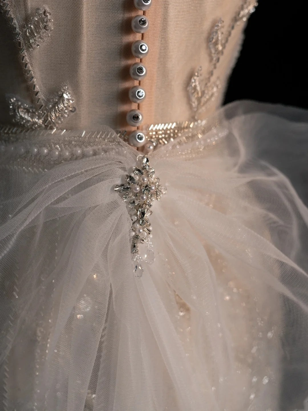 Robe de mariée sirène à paillettes ivoire, col en V, coupe ajustée, modèle N1353