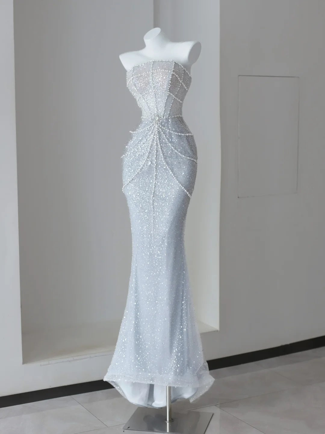 Robes de bal scintillantes sirène sans bretelles bleu ciel pailletées avec perles longue robe de soirée N2921