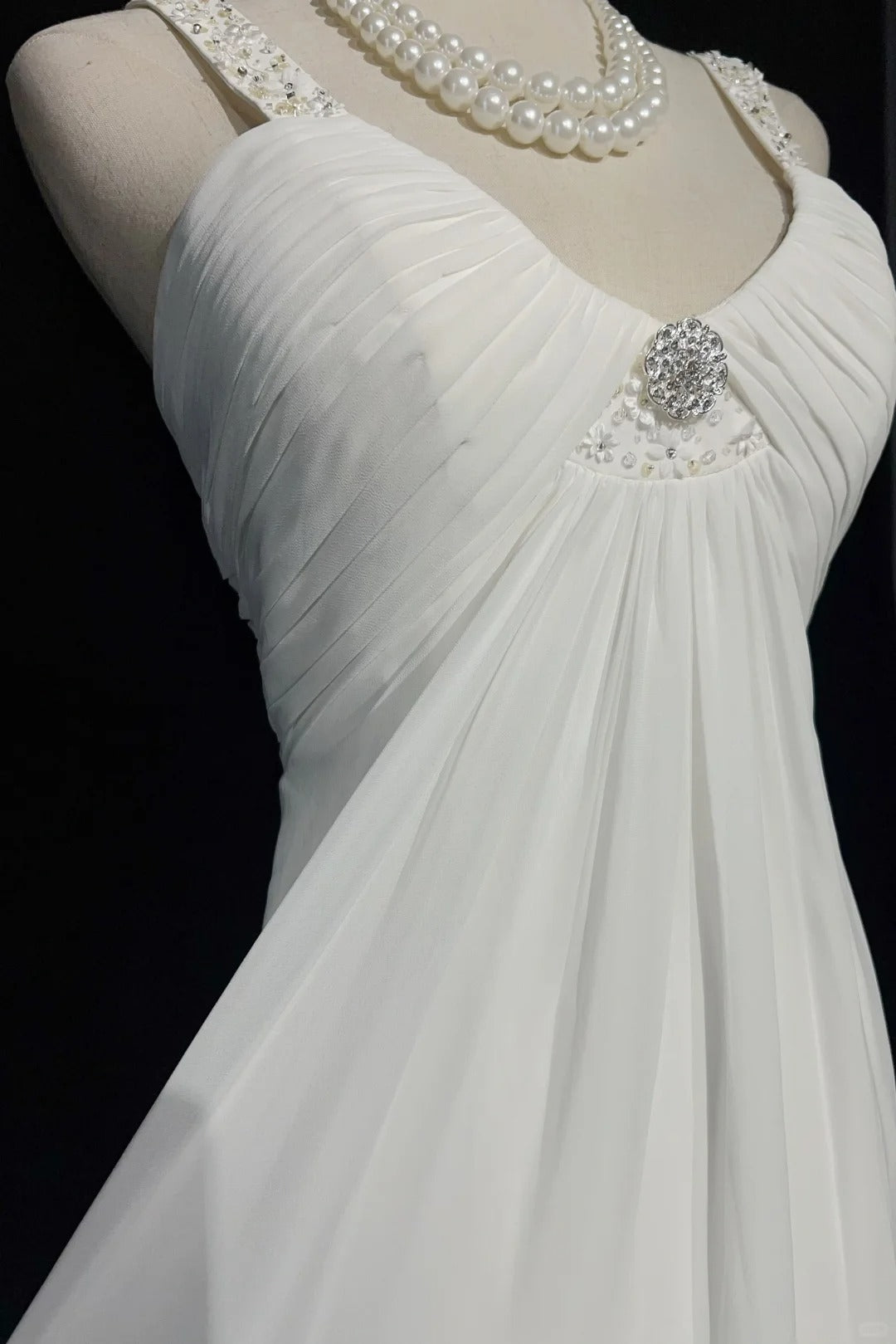 Robes de bal blanches simples, coupe trapèze, col en V, mousseline sans manches avec perles, robe de soirée semi-formelle N3820
