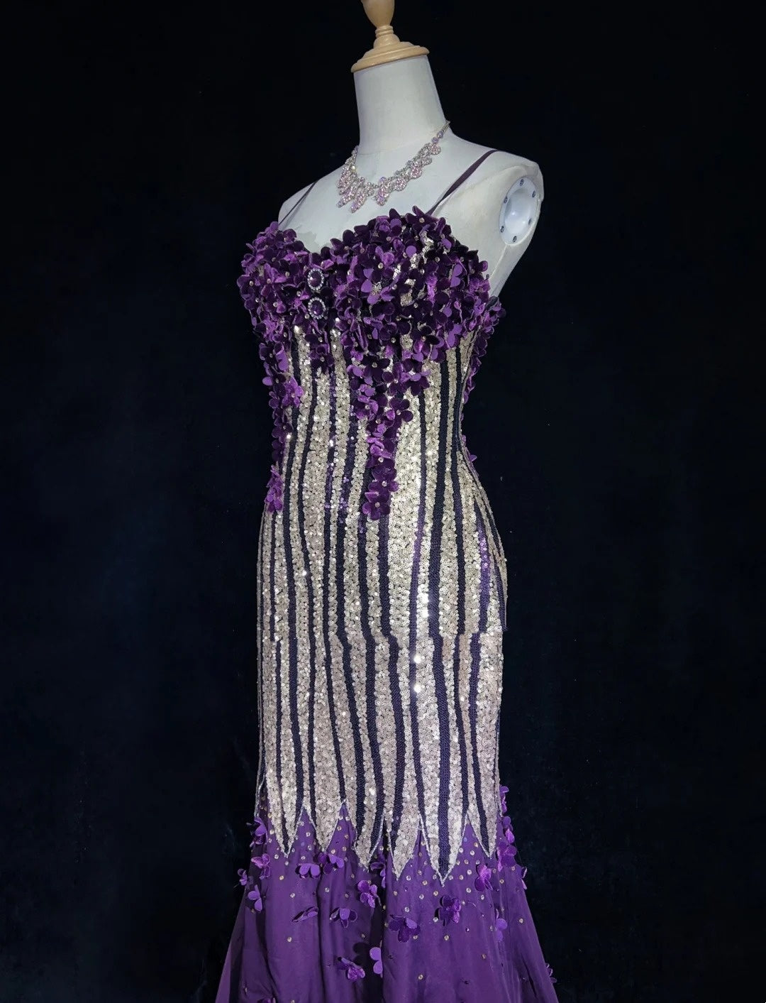 Glitzer-Abschlussballkleider Meerjungfrau Spaghetti-Träger Lila Chiffon Mit Blumen Langes Formelles Abendkleid N3893