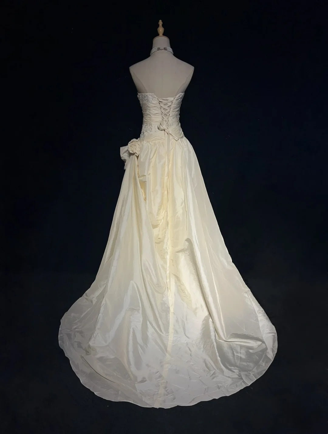Robes de bal vintage des années 80 Robe de soirée champagne clair sans bretelles avec dentelle Tenues de soirée N3470