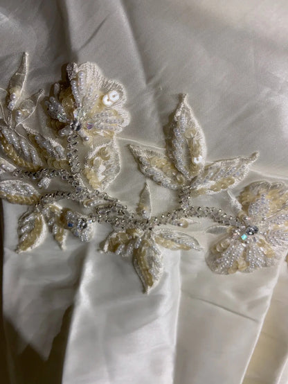 Einzigartige Brautkleider Meerjungfrau Spaghettiträger Elfenbein Mit Rüschen Spitze Langes Brautkleid N3624