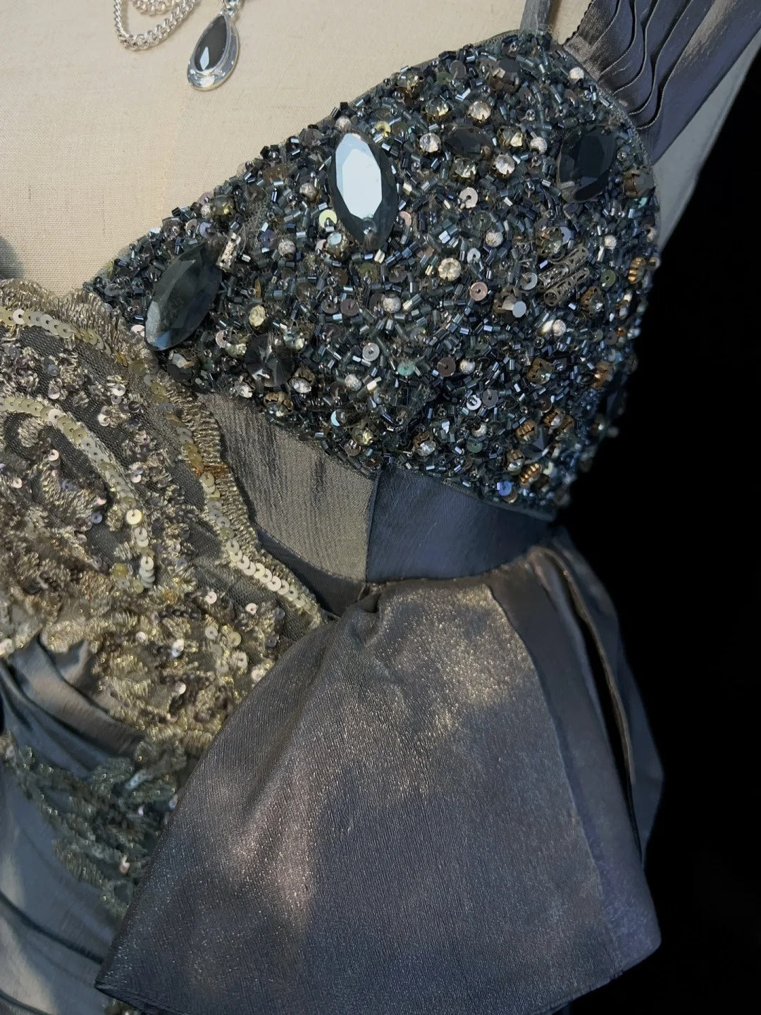 Robes de bal vintage sirène à bretelles en satin gris et dentelle avec volants, longues tenues de soirée N3442