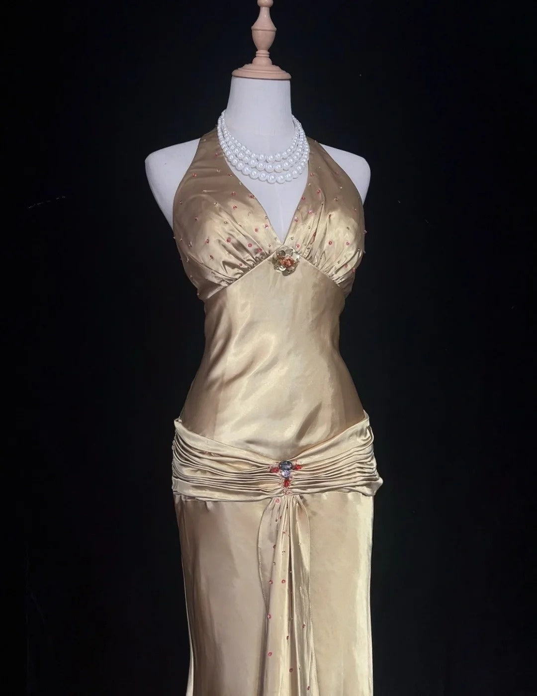 Charmante Abschlussballkleider Meerjungfrau Neckholder Gold mit Perlen Lange formelle Abendkleider N3693