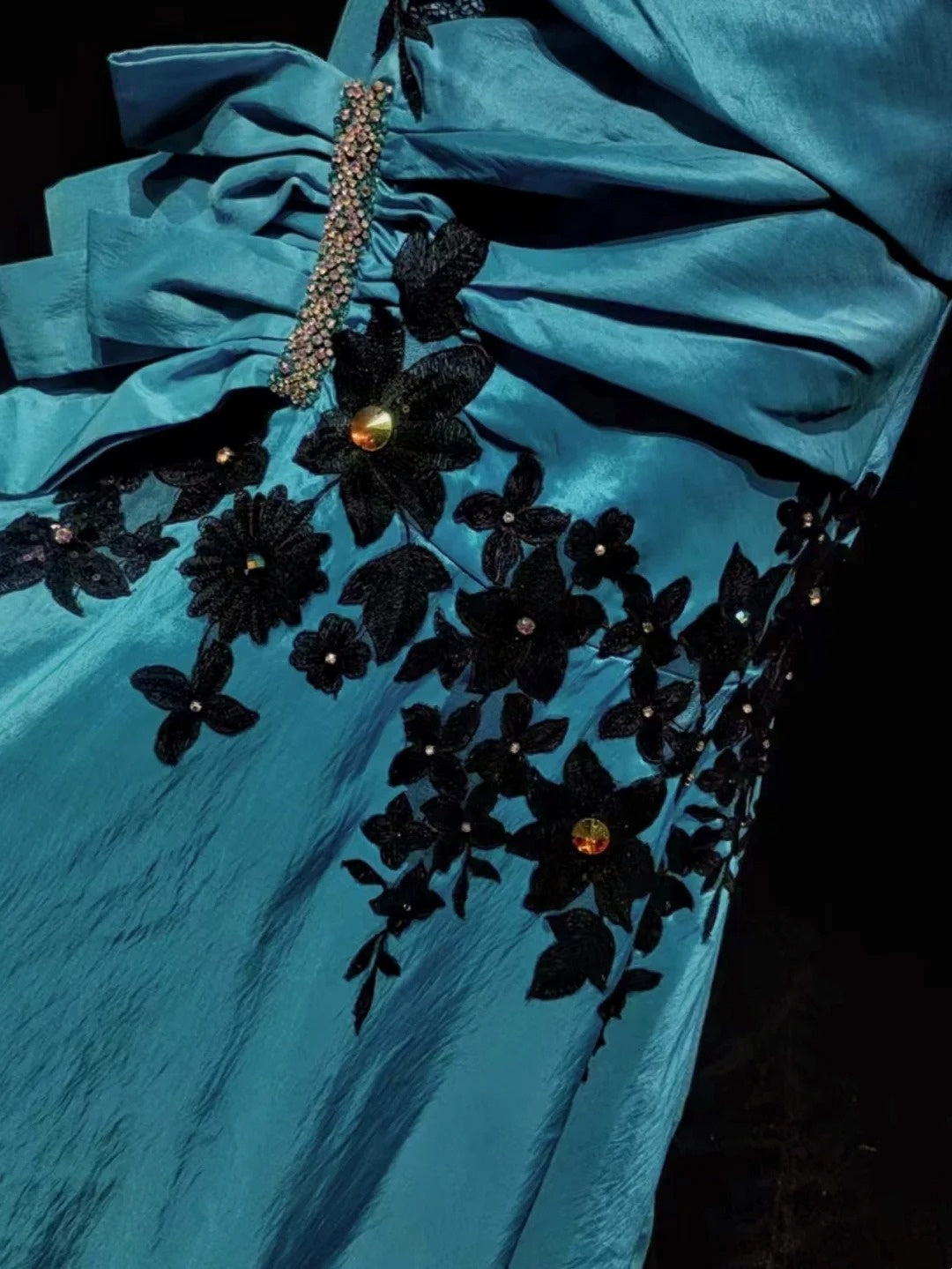 Vintage-Abschlussballkleider-Inspiration Meerjungfrau Neckholder Blau Schwarz Spitze 80er Jahre mit Rüschenapplikationen formale Kleider N3362