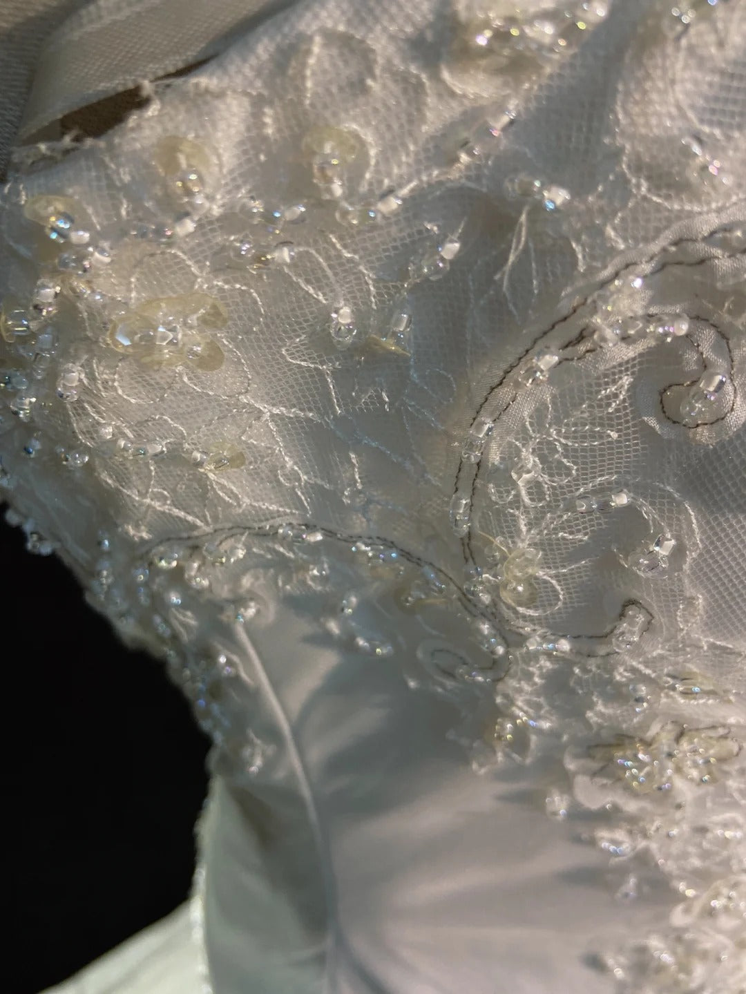Einzigartige Hochzeitskleider Meerjungfrau Trägerlos Satin mit Applikationen Weiß Lang Brautkleid N3402