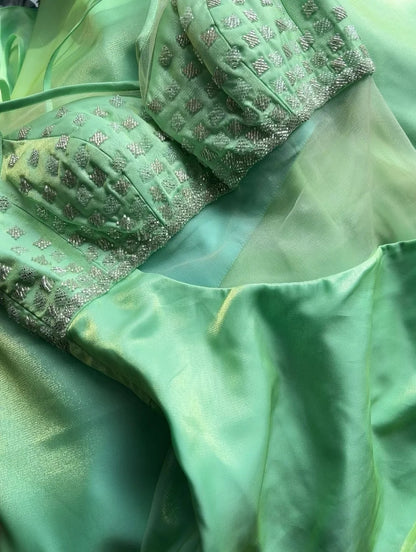 Robes de bal de promo glamour gothiques Robe de soirée semi-formelle sans manches vert menthe à bretelles spaghetti et perles N3801