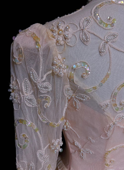 Prinzessin Abschlussballkleider Ballkleid V-Ausschnitt Rosa Spitze mit langen Ärmeln mit Perlen Formelle Abendgarderobe N3878