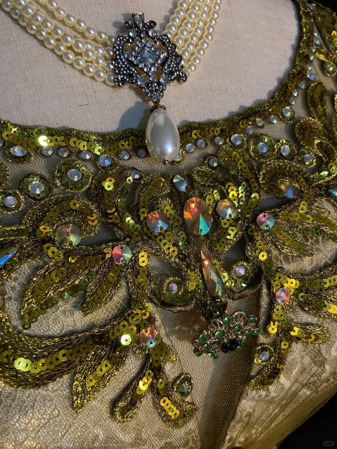 Robes de Bal Vintage Années 90 Sirène Col Bijou Tulle Doré Avec Perles Longue Robe de Soirée Semi-Formelle N3674