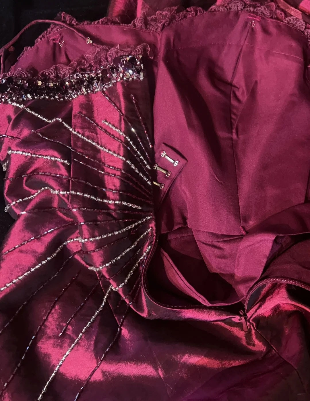 Vintage Abschlussballkleider Meerjungfrau Spaghettiträger Lila mit Perlen Tüll 90er Jahre Langes Abendkleid N2886