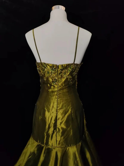 Elegante Vintage-Abschlussballkleider Meerjungfrau Spaghettiträger Olivgrüner Satin mit Spitze Perlen Abend-Maxikleid N3294