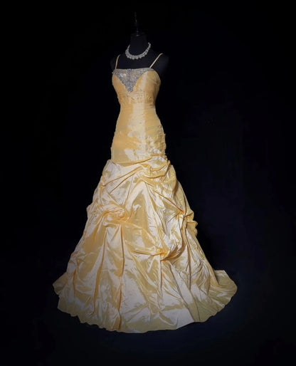 Robes de bal élégantes Robe de soirée en taffetas jaune à fines bretelles avec plis, longue robe de cérémonie N2918