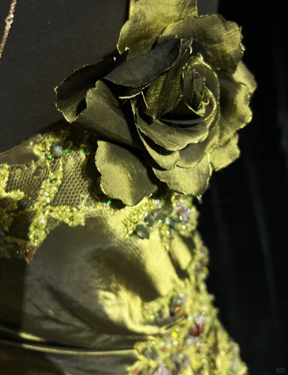 Robe de bal longue en satin vert olive à fines bretelles, style sirène vintage des années 2000 N2575