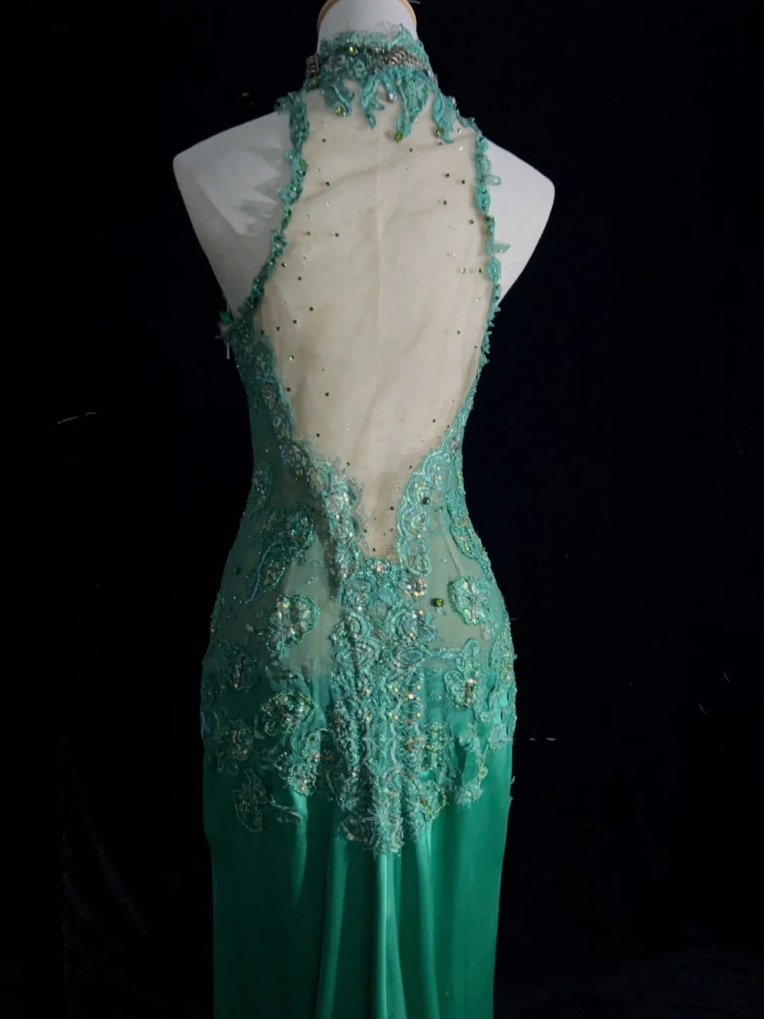 Vintage Ballkleider 90er Meerjungfrau Hoher Ausschnitt Grüner Satin Mit Applikation Schlitz Lange Semi-Formelle Abendkleider N3662