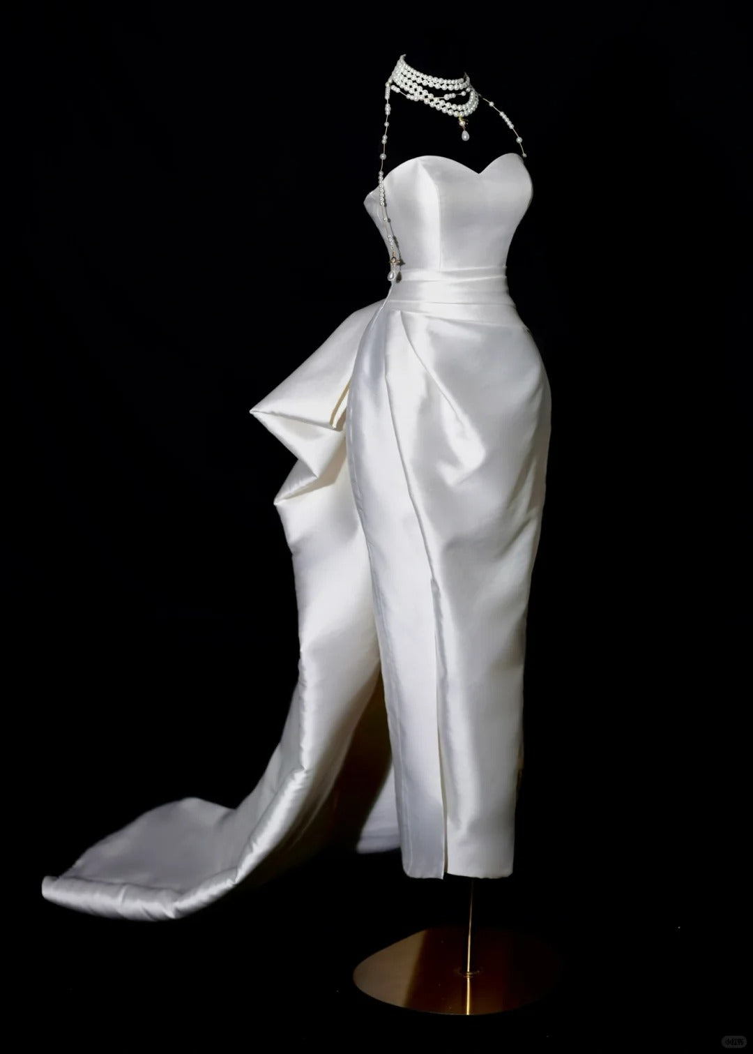 Robe de mariée fourreau unie, décolleté cœur, en satin plissé, robe de mariée longue et ajustée AB2530