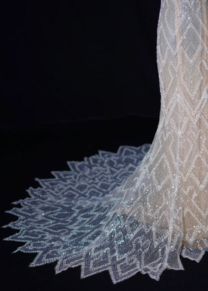 Robe de mariée sirène intemporelle à fines bretelles en dentelle blanche, robe de mariée longue et ajustée AB2523