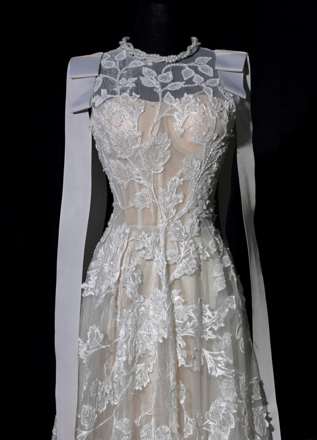 Robe de mariée luxueuse, coupe trapèze, col rond, dentelle, modèle AB2520