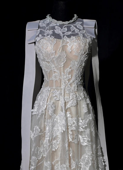 Robe de mariée luxueuse, coupe trapèze, col rond, dentelle, modèle AB2520