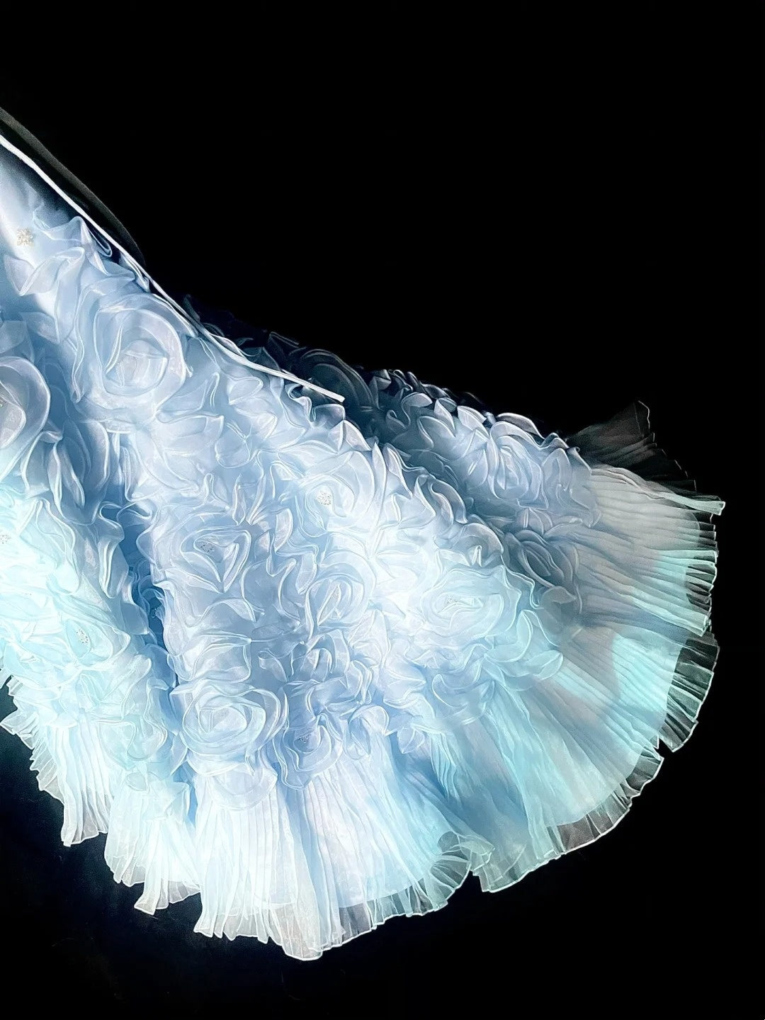 Robe de bal longue plissée sans manches en tulle bleu ciel clair, style sirène, années 1760, référence N1583
